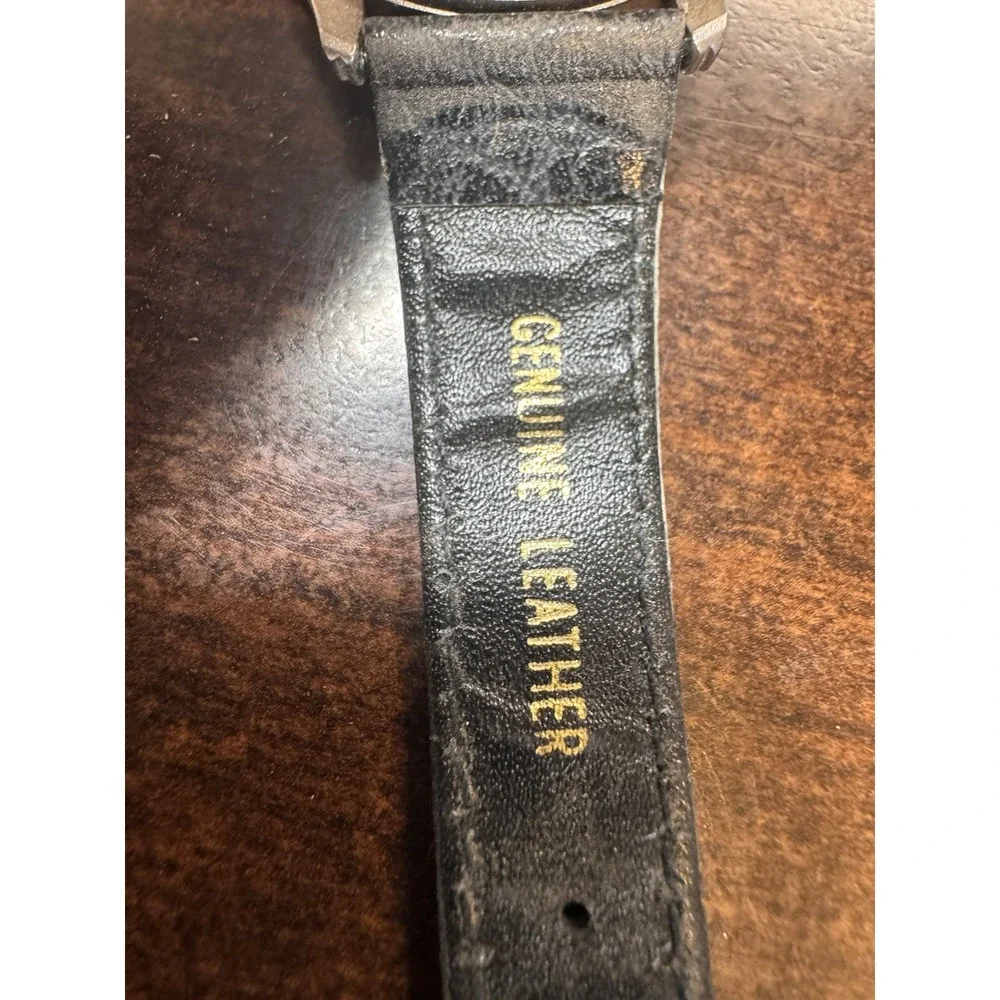Vintage 1997 Chicago Bulls NBA Champions Watch Gold Bezel Leather Band Sportive‎